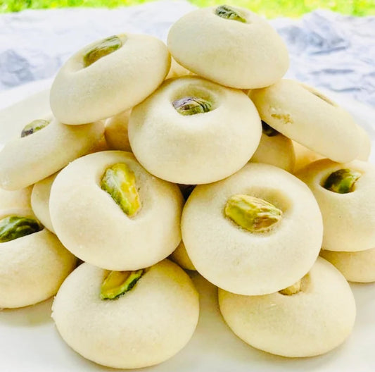 Ghoryeba with pistachio